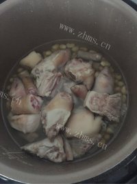 自制砂锅猪尾做法图解2)