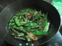 好吃的猪肉炖豆角做法图解8)