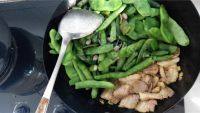 好吃的五花肉炖豆角做法图解5)