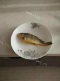美味的黄花鱼炖豆腐做法图解9)