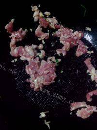 家常菜芹菜肉丝做法图解4)