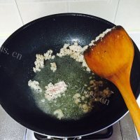 家常菜肉末酸豆角做法图解5)