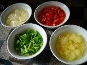 简单的凉拌松花蛋做法图解3)