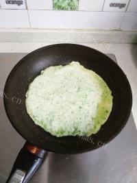 诱人的青菜鸡蛋饼做法图解4)