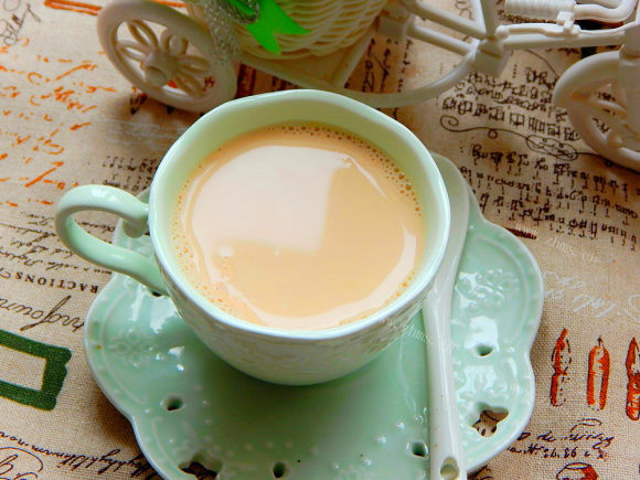 鲜美可口的焦糖奶茶