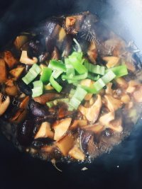 美味的烩菜做法图解8)