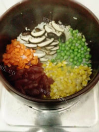 美味的清肺广式煲仔饭（砂锅饭）做法图解5)