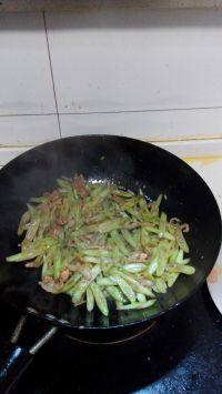 营养丰富扁豆炒肉