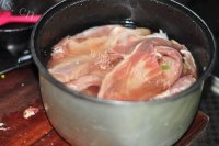美味的筋头巴脑炖柿子做法图解2)