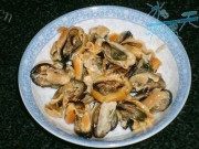 美味的淡菜萝卜豆腐汤做法图解2)