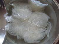 美味的冰糖炖燕窝做法图解3)