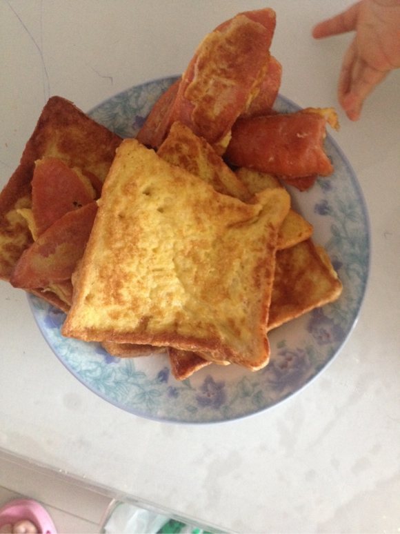 色香味俱全的煎面包片