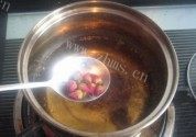 好喝的桂圆玫瑰花茶做法图解3)