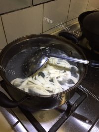 美味的老北京手抻面做法图解13)