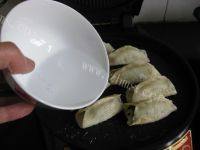 健康美食之锅贴做法图解9)