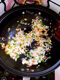 唇齿留香的蛋包饭做法图解5)