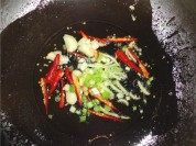 美味的韭菜炒肉丝做法图解4)