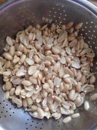 下酒菜麻辣花生做法图解5)