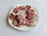 美味的啤酒烧牛肉做法图解3)