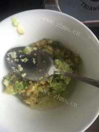 色泽鲜亮的煎茄子做法图解3)