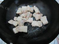 家常菜板栗红烧肉做法图解5)