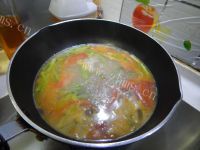 好喝的西红柿芦笋肉片汤做法图解11)