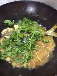 记忆中的萝卜煮白鲳鱼做法图解7)