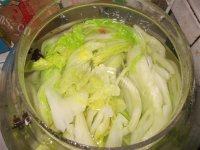 自制酸菜做法图解8)
