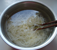 自制冷面做法图解9)