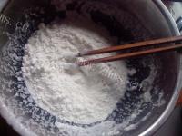 美味的鸡蛋煎饼做法图解2)