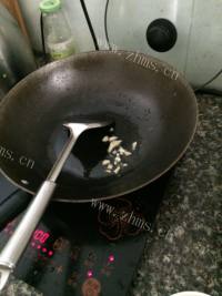 美味营养的卤鸡爪做法图解2)