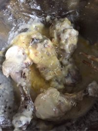 芳香四溢的脆皮鸡腿做法图解2)