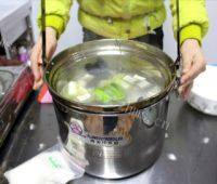 滋补的鲫鱼豆腐汤做法图解9)