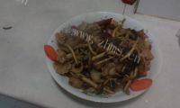 家常菜茶树菇烧五花肉