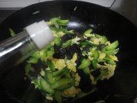 四溢的黄瓜木耳炒鸡蛋