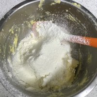 回味无穷的切达芝士酥饼做法图解7)
