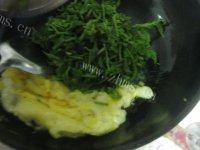 绿色食物之香椿炒鸡蛋做法图解5)