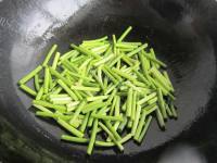 美味的蒜苔牛柳做法图解7)