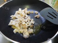 美味十足的藕丁烧鸡软骨做法图解5)