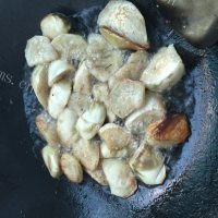 鲜美可口的红烧茄子做法图解5)