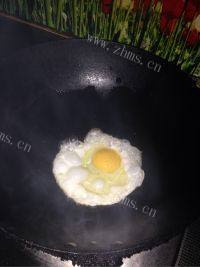 美味的腊肉炒饭做法图解2)