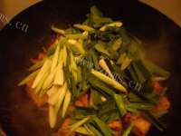 家常菜蒜苗豆腐做法图解11)