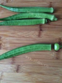 美味的羊角豆炒肉做法图解1)