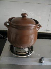 让人怀念的茶树菇排骨汤做法图解9)