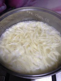 可口的熟肉白菜卤面做法图解12)