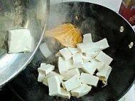鸭血烧豆腐做法图解7)
