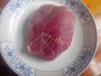 香喷喷的蒜苔炒肉做法图解1)