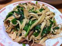 豆腐皮炒韭菜做法图解8)