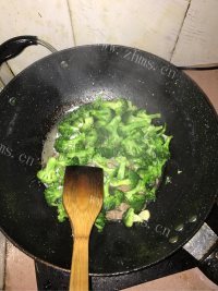 DIY西兰花炒肉做法图解3)