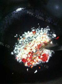 诱人的辣炒蒜薹做法图解7)